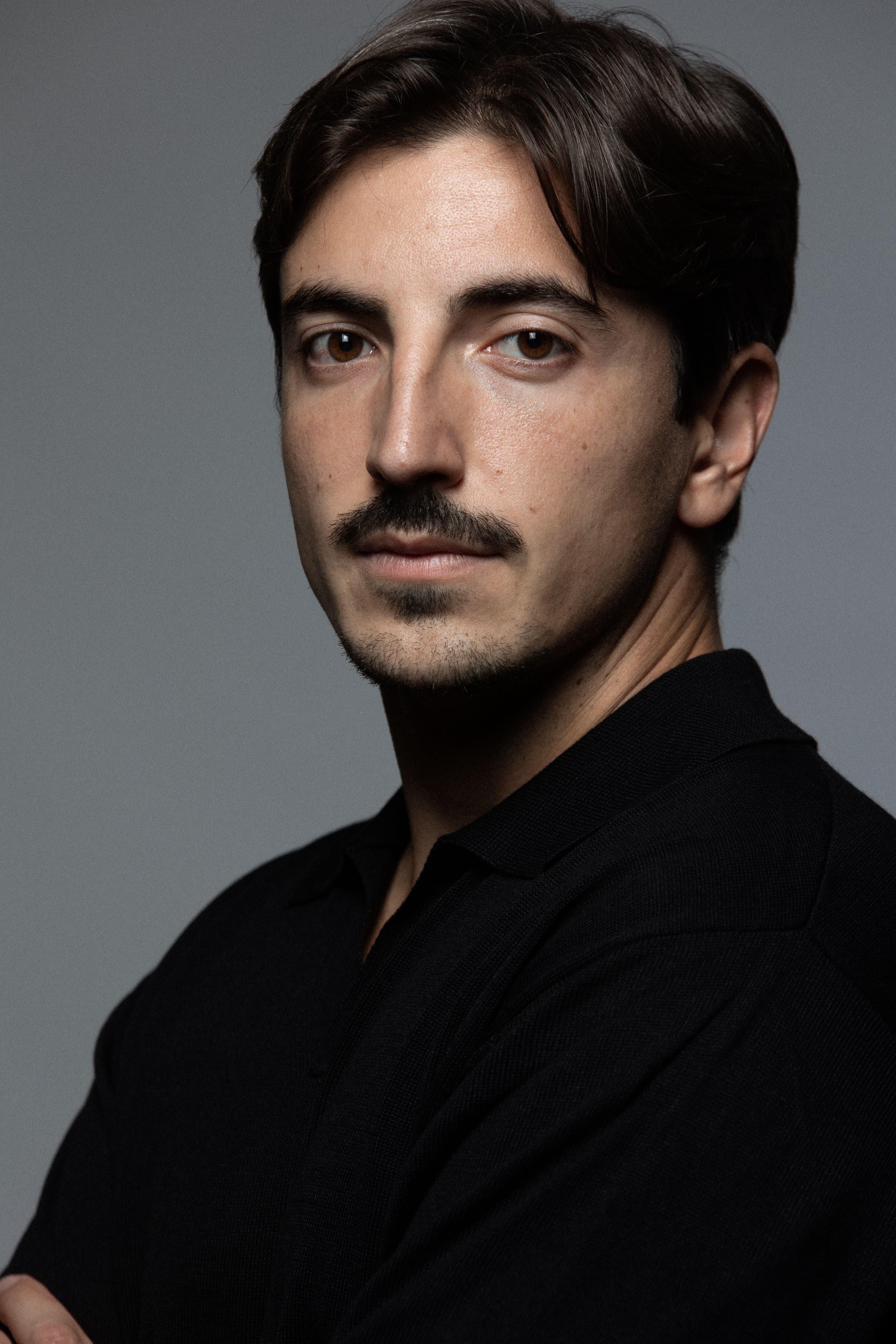 Retrato de book de Carlos Aviñó